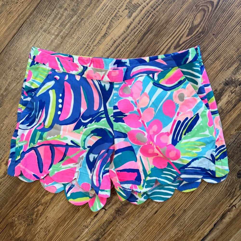 Lilly Pulitzer Magnolia Shorts SZ 2 Tropical Floral Scallop Exotic Garden NWOT